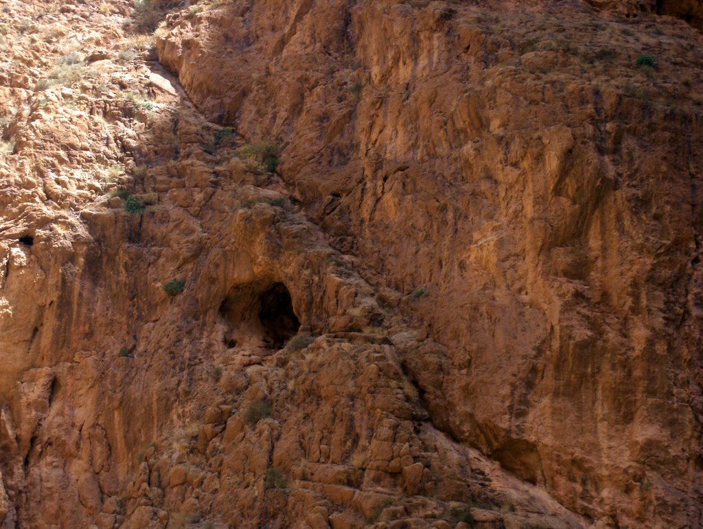 Gorge de Todra by Jean Mahy