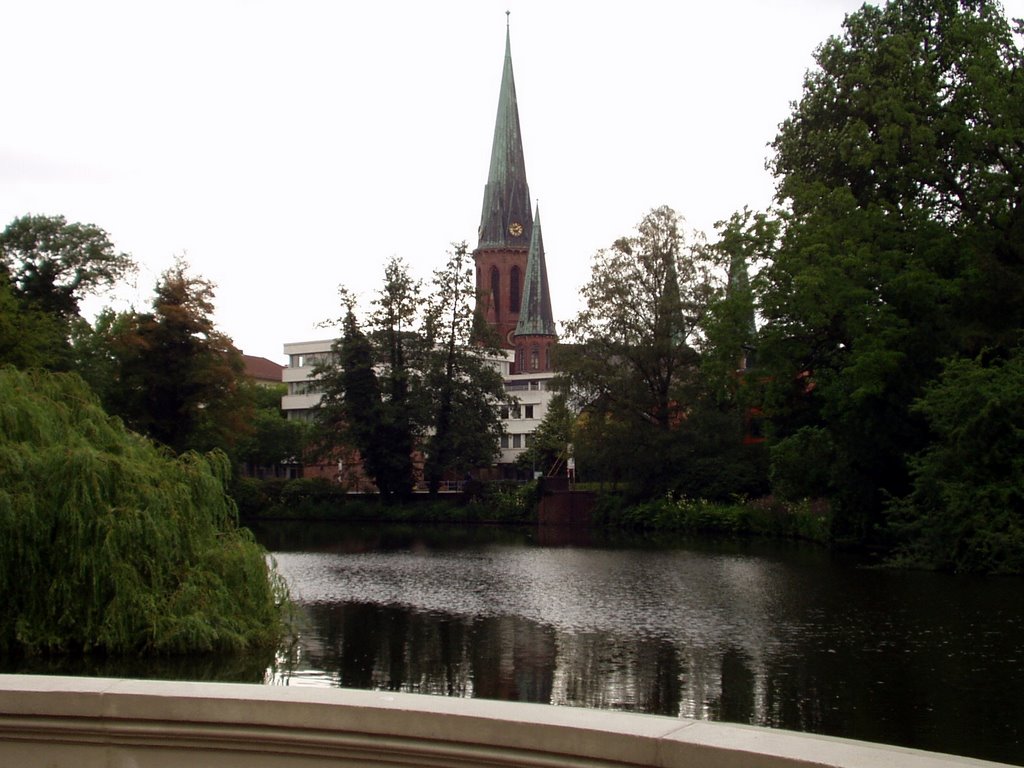 Oldenburg Schloßgarten - Blick auf Lambertikirche by ENeuh