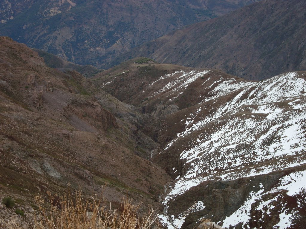 Canyon abajo La Parva (07/2008) by Urias Takatohi