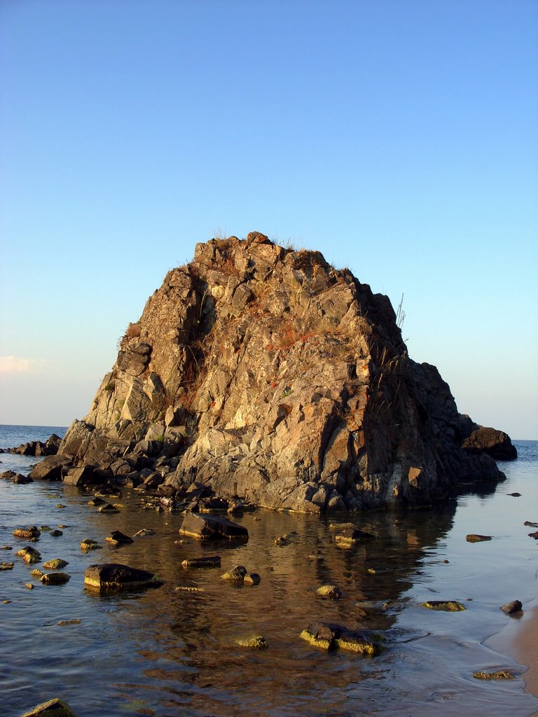 Bulgaria - Silistar - Silistar Beach - Rocky - Силистар - Плаж Силистар - Скали by Margarita Varadinova…