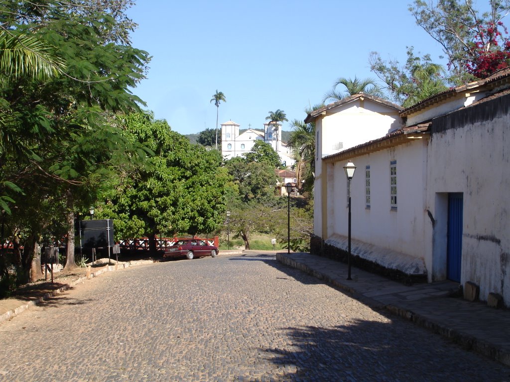 Vista da igreja matriz by Gabor Sipkoi