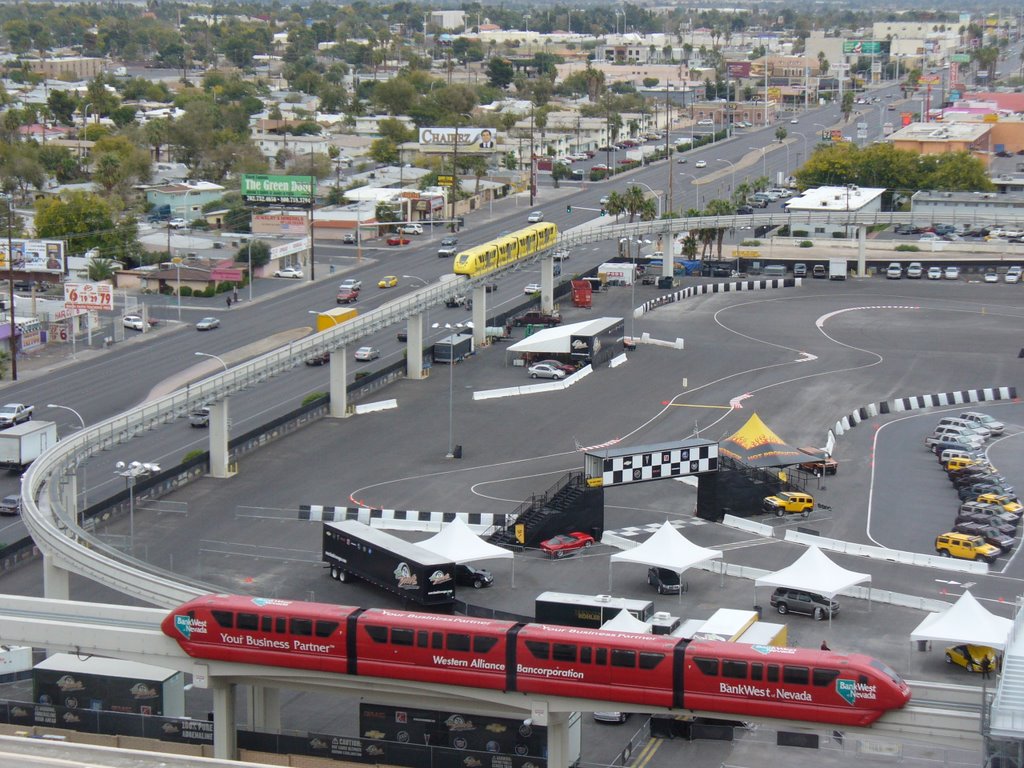 Vegas Strip Monorail Station by Maincity