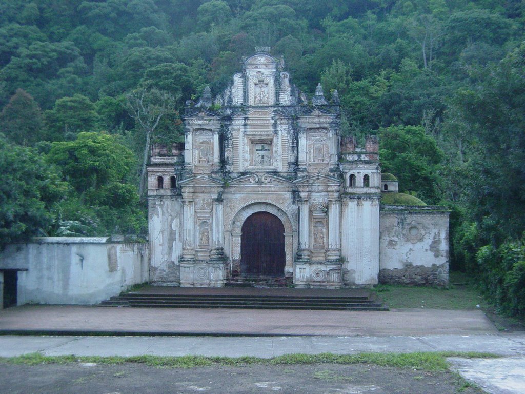 Ruinas Ermita de la Santa Cruz con Vista hacia el Oriente, Antigua Guatemala.jpg by JoRa Romero