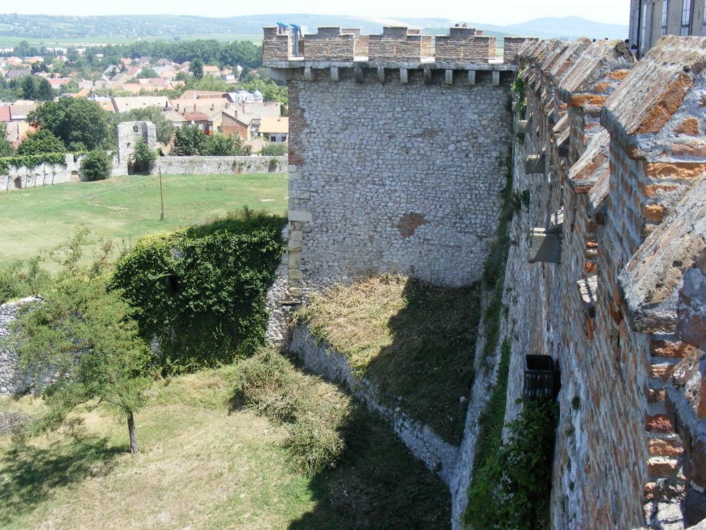 Siklósi vár by Lászlóné Kereszturi