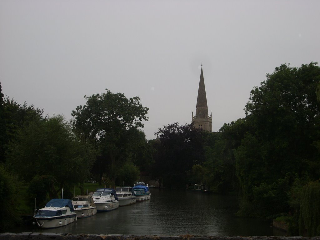 St.Helens Church, viewed from Abingdon Bridge by andy thompsett