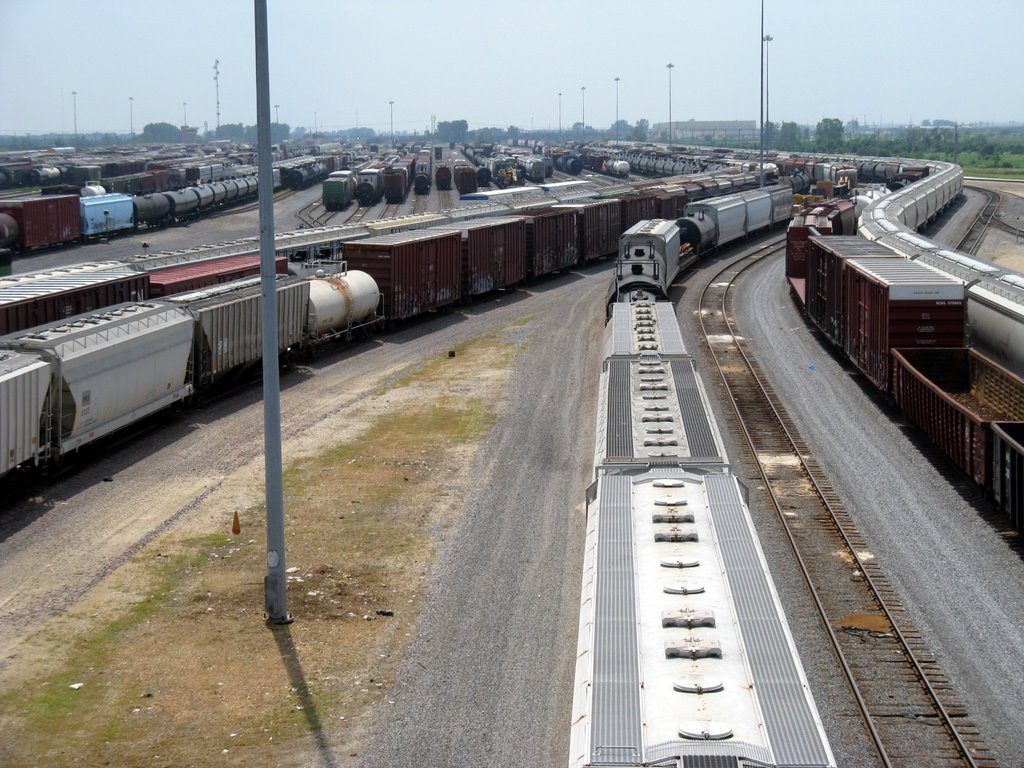 BNSF yard overlook - South by Grif