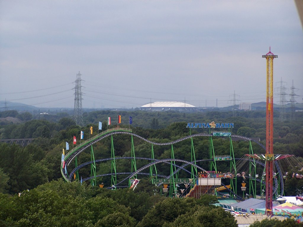 Blick in Richtung Gelsenkirchen zur Arena von Schalke 04 - Vom Riesenrad aus am 03.08.08 ( Cranger Kirmes ) aufgenommen. by ruhrgebiets art