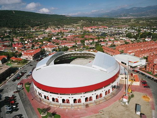 Plaza de Toros de Moralzarzal by DAVISION