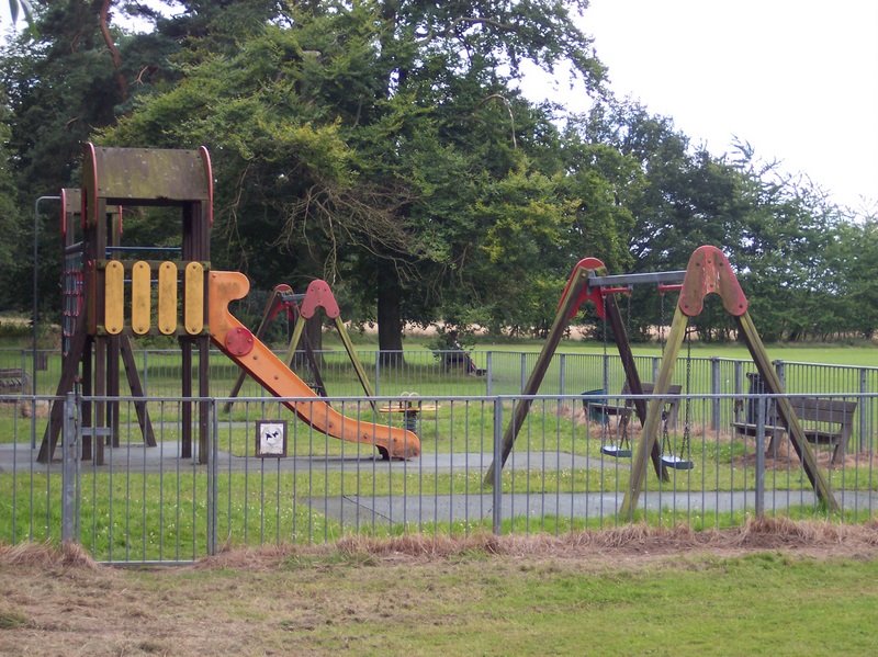 The Rotherwick Old Playground by Robert'sGoogleEarthPictures