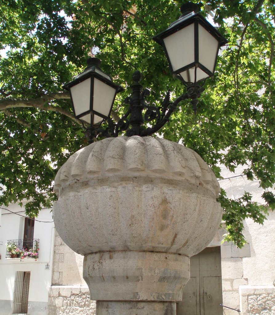 Fuente en Plaza. Cirat(Castellón) by GabrielRG