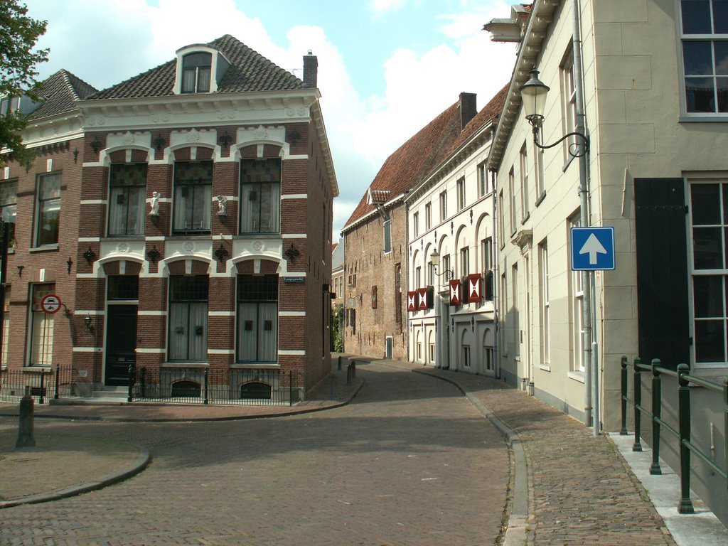 Amersfoort - Langegracht, hoek Breestraat by J.G. Nuijten