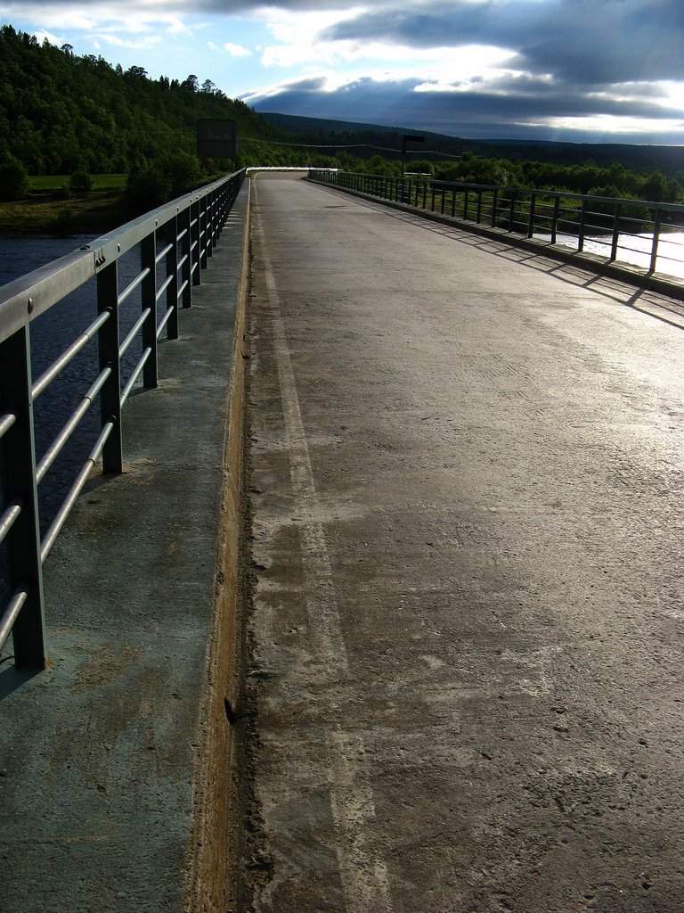 Auf der Brücke, Richtung Norwegen by e.m.r.