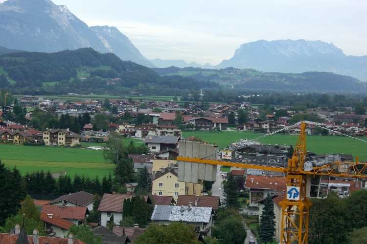 Blick von Ruine Rattenberg Richtung Radfeld by reinilein.de