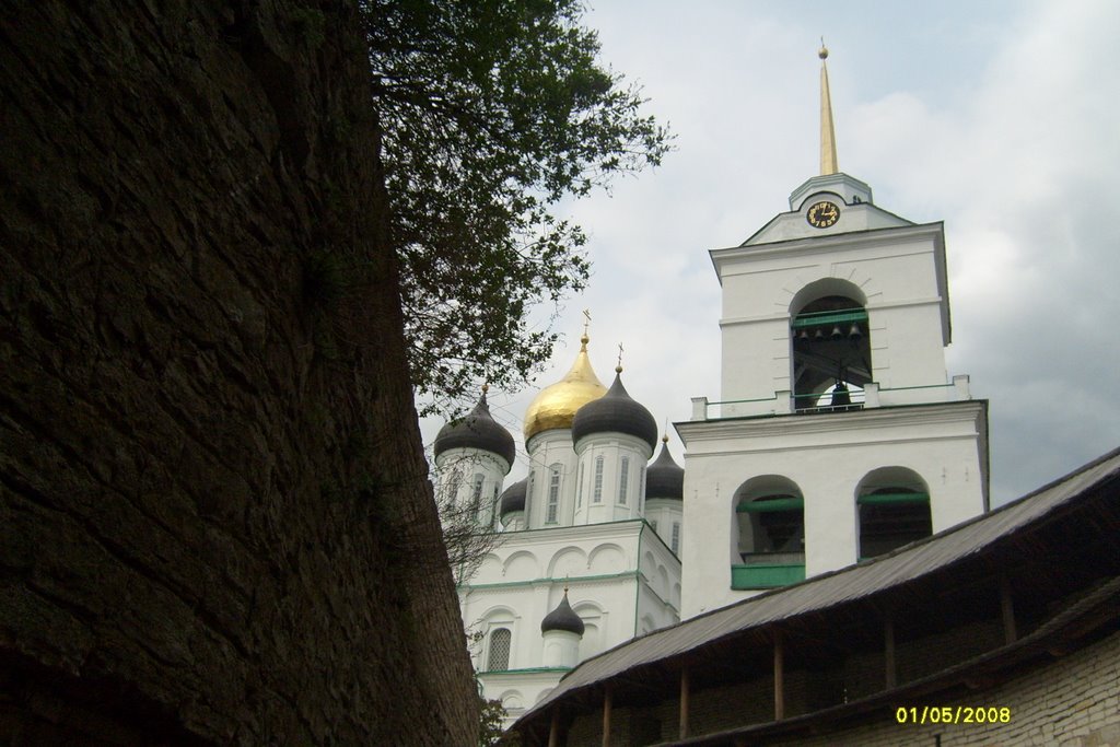 Pskov, Kreml' by i v a n n a