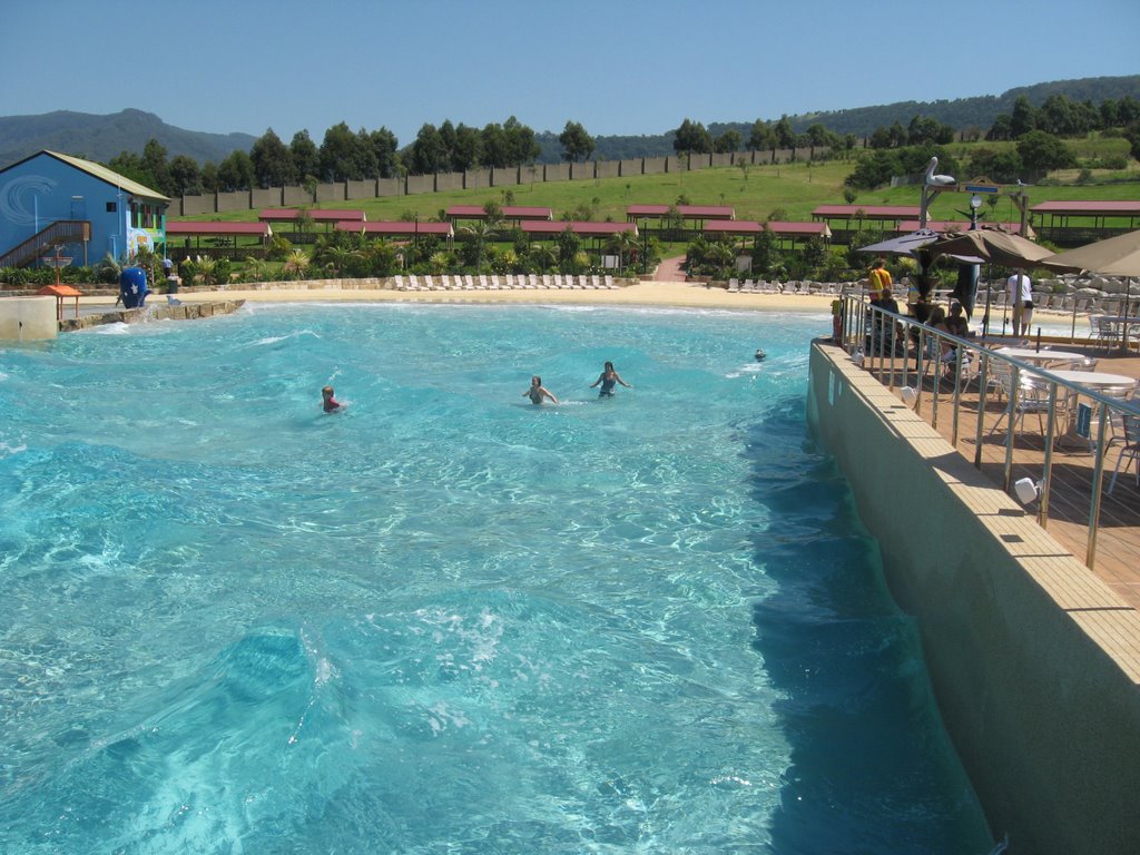 Jamberoo wave pool & beach by Alan Farlow