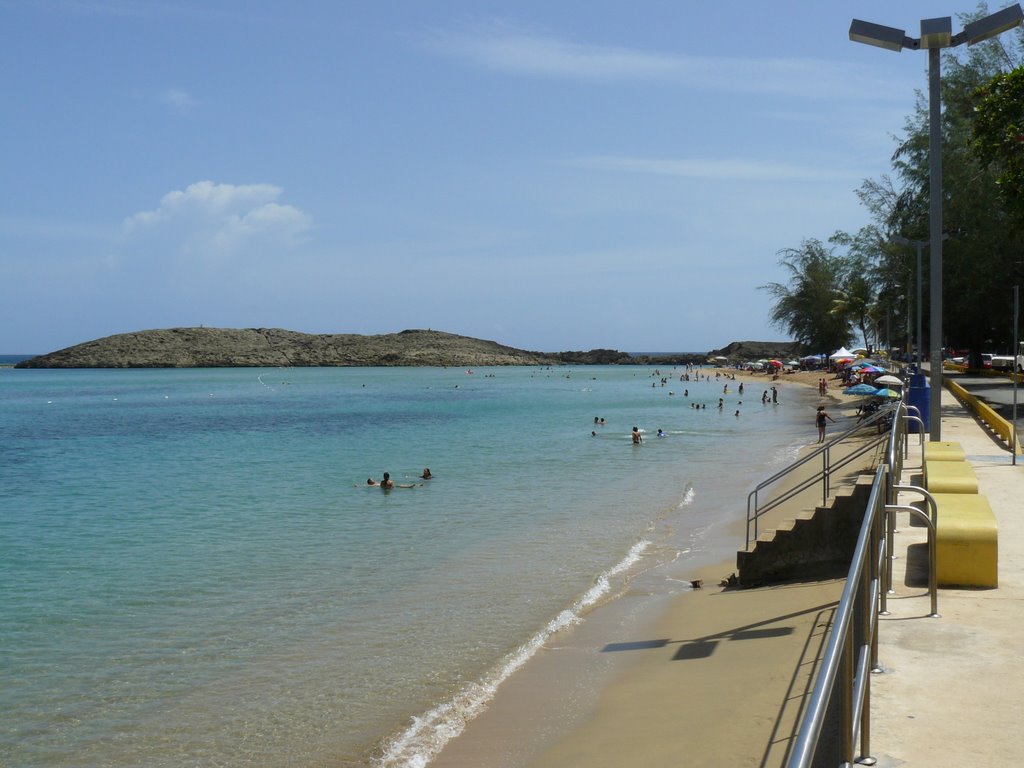 Puerto Nuevo, Vega Baja 00693, Puerto Rico by Juan & Gladys PR