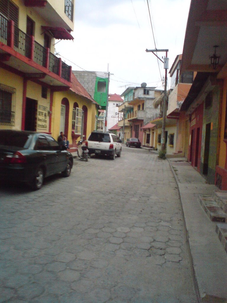 Calle en las Flores, Guatemala. by markocaballero