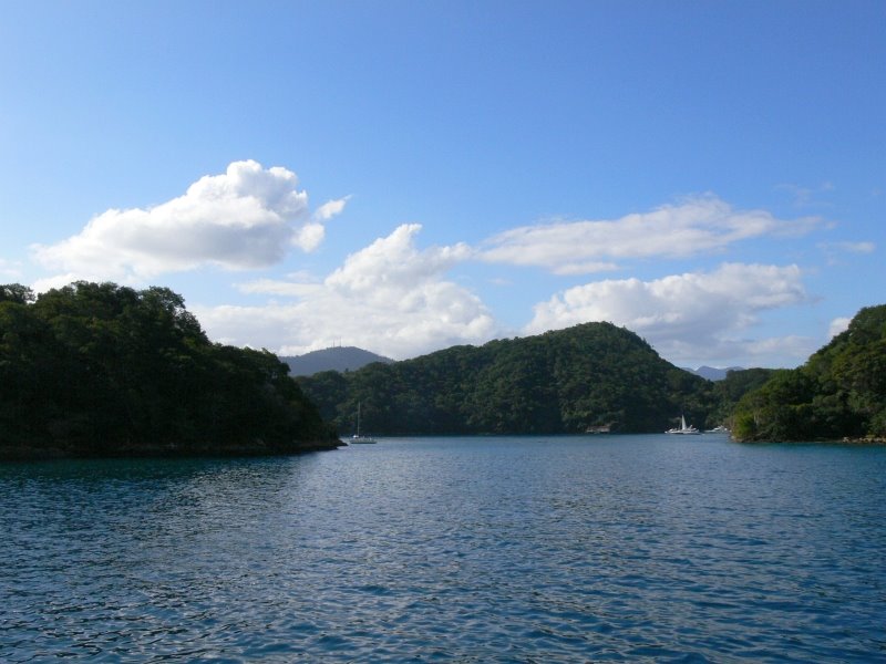 Angra dos Reis by Jose G. Pinho F.