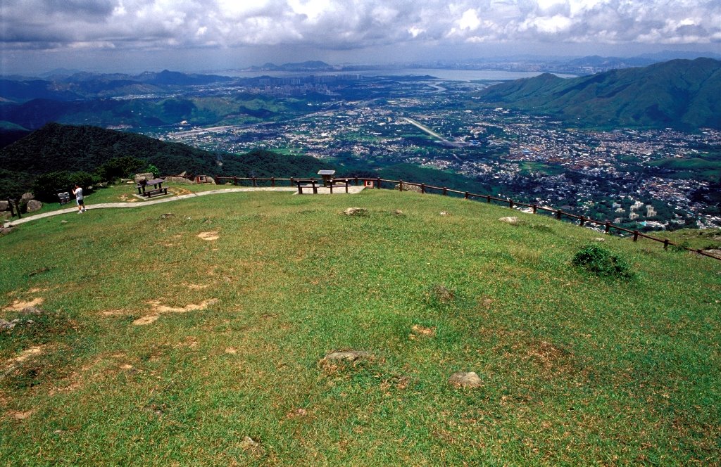 Tai Mo Shan 大帽山 by Ivan_Lau_HK