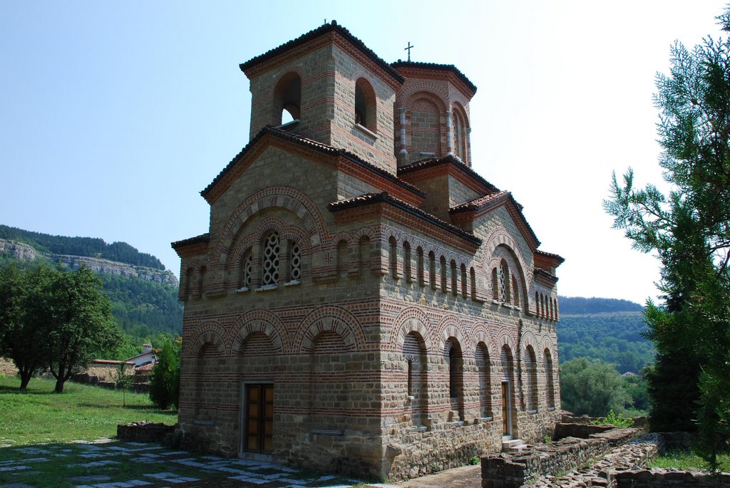 IGLESIA DE SAN DEMETRIO. VELIKO TARNOVO by Angel Barcelona