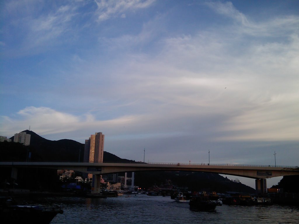 Ap Lei Chau Bridge by kennethlui