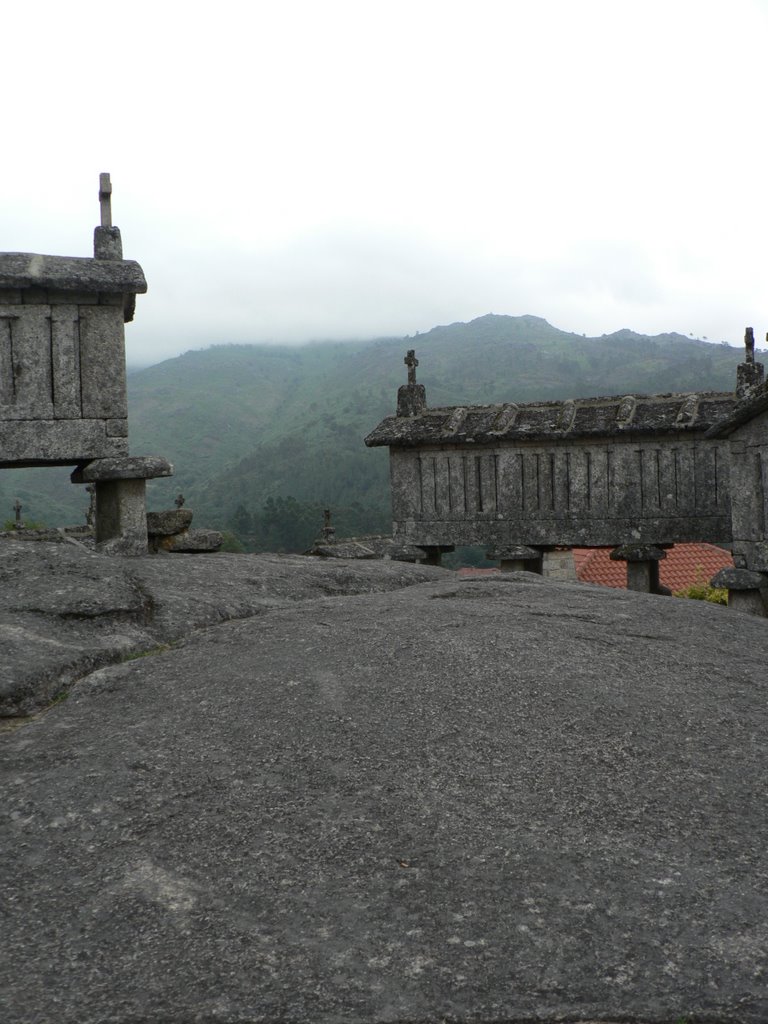 Grainhouses in Soajo by Niek Bergboer