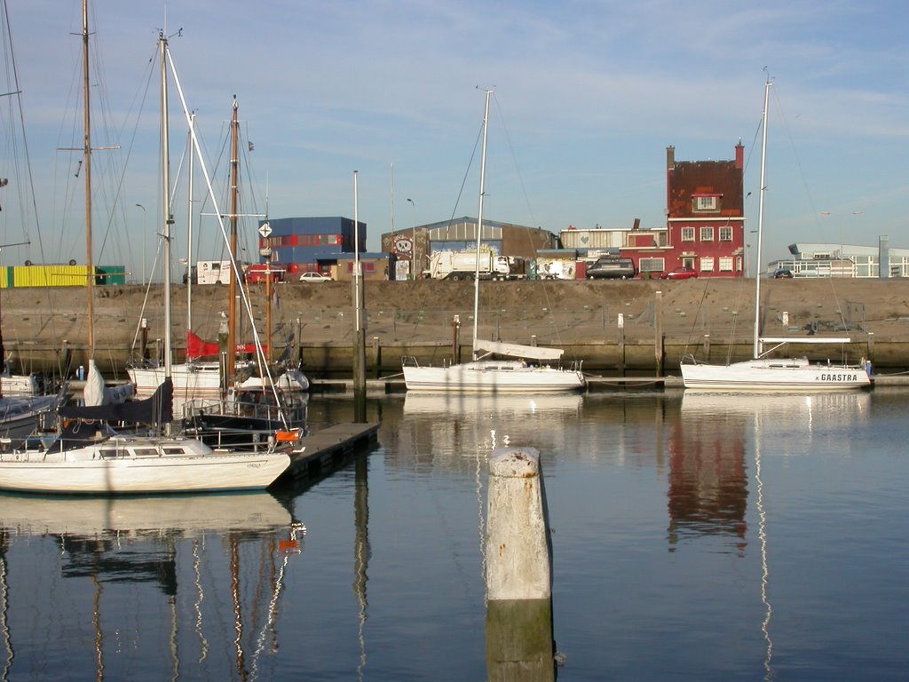 Harbour at Scheveningen by David Mayhew