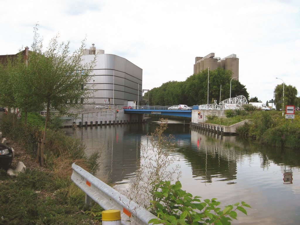 Zeebergbrug stroomafwaarts genomen by janmatthieu