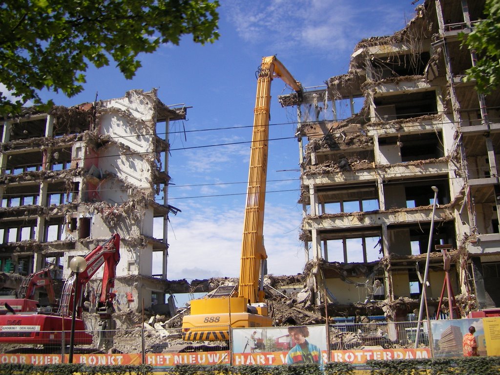 Demolishing - Cebeco Building - Blaak - Rotterdam - Holland by Leo Roubos