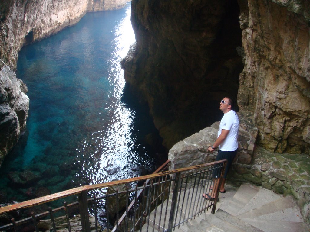 Gaeta, la Montagna Spaccata .Grotta del Turco . by MARIUS PASCU