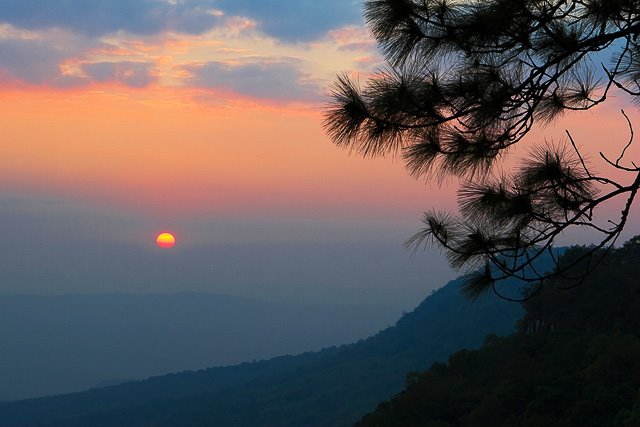 Sunset at Mak Dook Cliff by Konthai