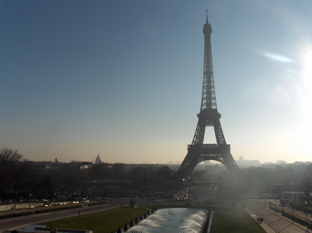 The Eiffel Tower by Γιάννης Μπερερής