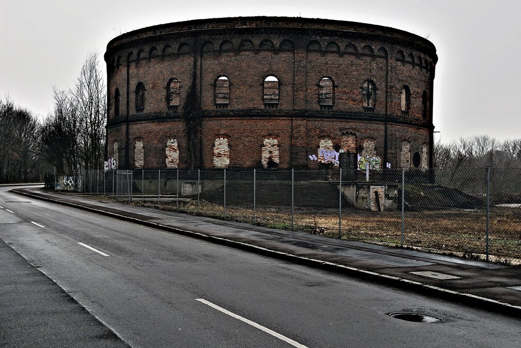 Altes Gqasometer am Holzplatz in Halle an der Saale by mam-foto.de