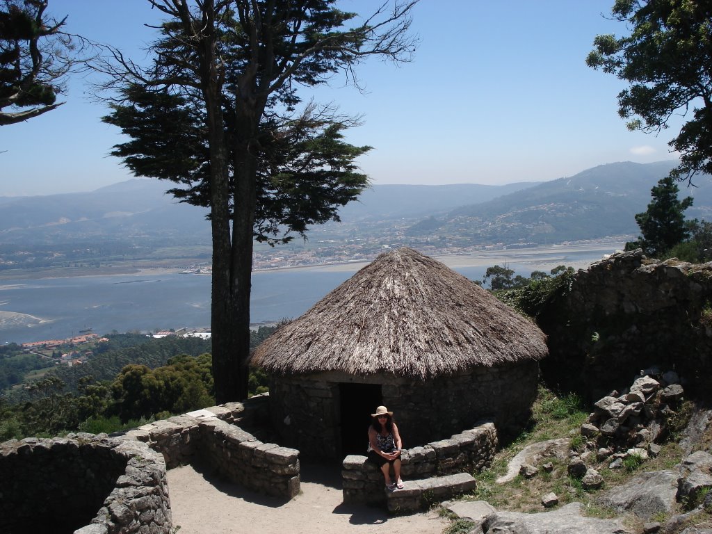 María en el Castro Celta, Monte Santa Tecla A Guarda (Pontevedra) by Pablo Villarroel