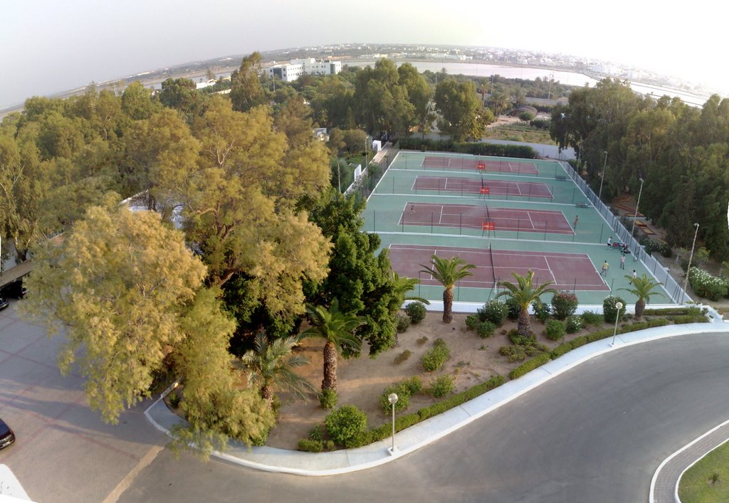 Club marmara tropicana monastir tennisbanen by M. Aouinet