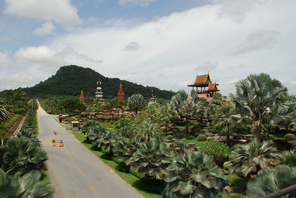 Nong Nooch Garden by Aleksandr Pirumov