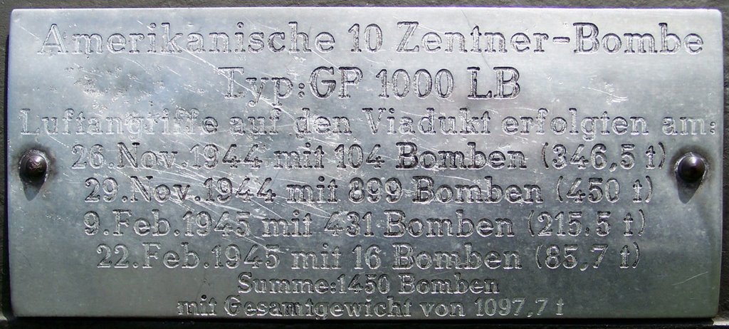 10 Zentner-Bombe / Typenschild - aufgenommen 06.08.2008 by One A