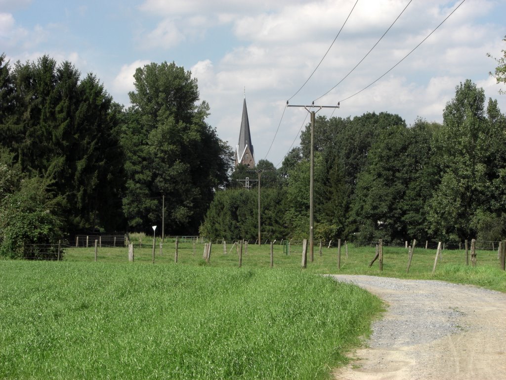 Blick auf die Boisheimer Kirche by hajottka