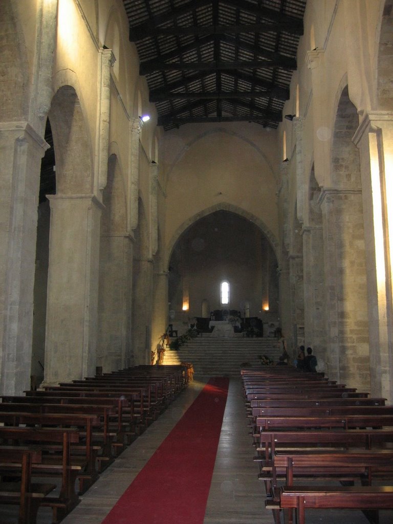 Abbazia san Giovanni in Venere - interno by angelo iezzi