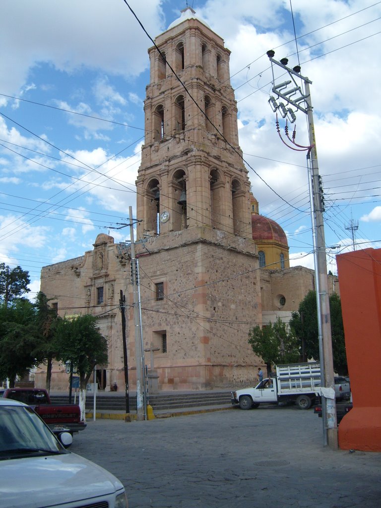 La Parroquia de Sombrerete by Daniel Ortega