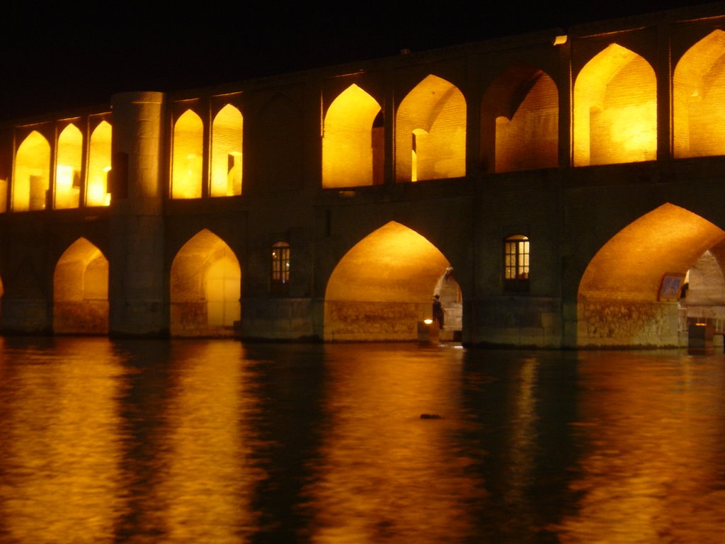 Si-o-se Pol (The 33 Arches Bridge), Isfahan by Iman Aghamohammadi