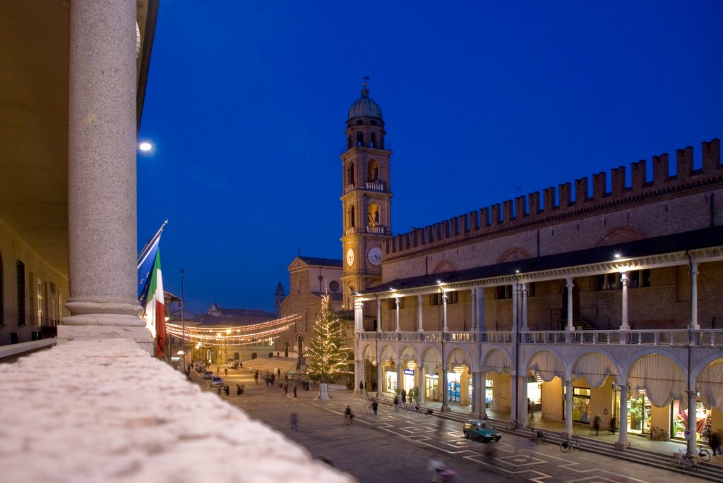 Faenza piazza del popolo notturno di natale by Franco Nediani