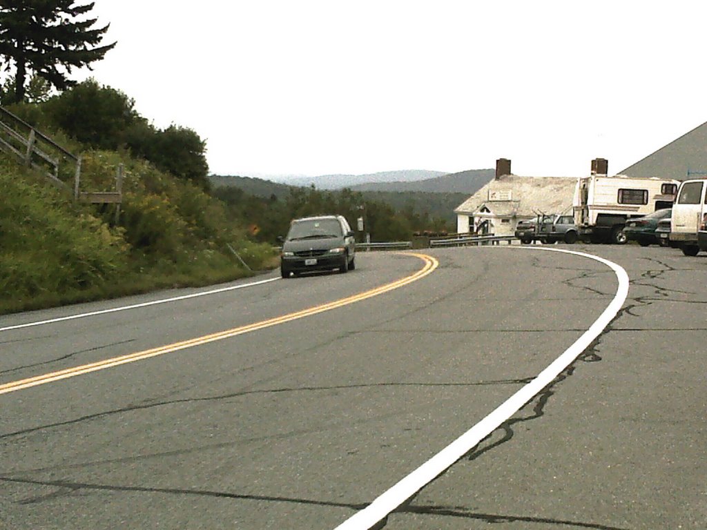 Route 9 near hogback mountain giftshop by apeldoorn1980