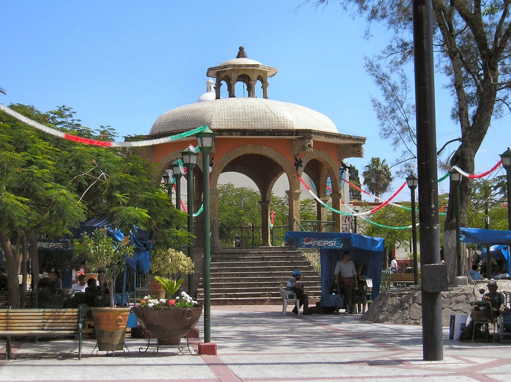 Kiosco Tonalá by Sergio Teacher Díaz