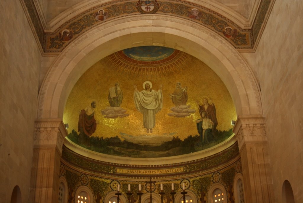 Interior Basílica monte Tabor by José Luis Barba Asen…