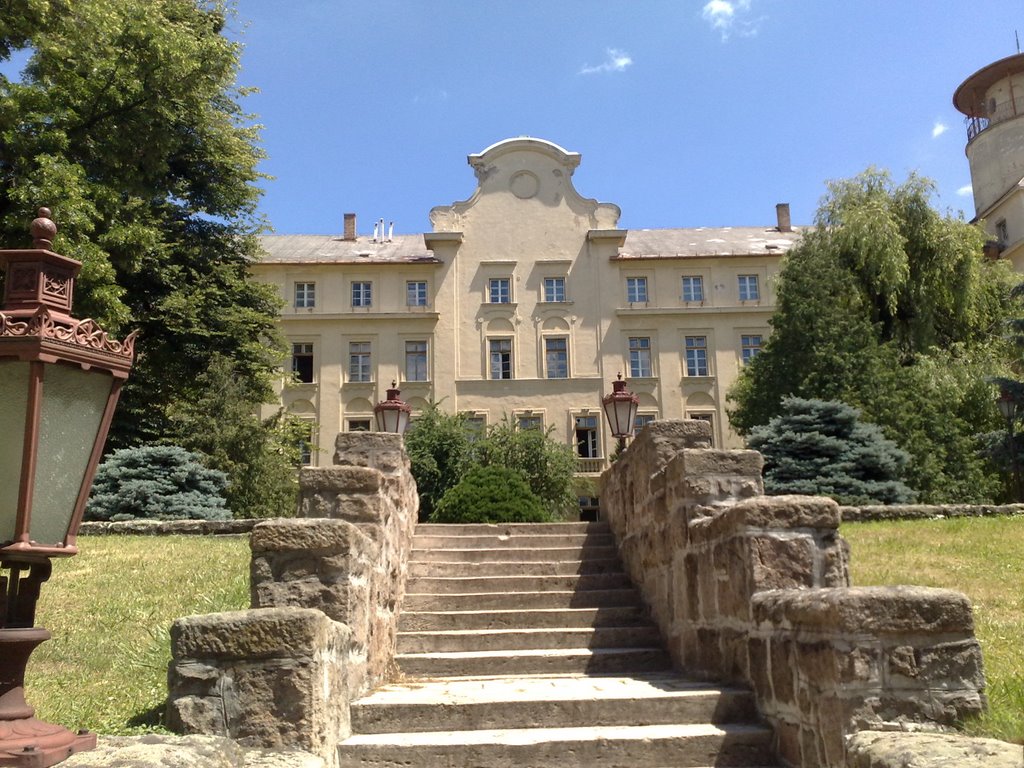 Az egyetem belső udvara / The inner garden of the Szent István University by ehog.hu