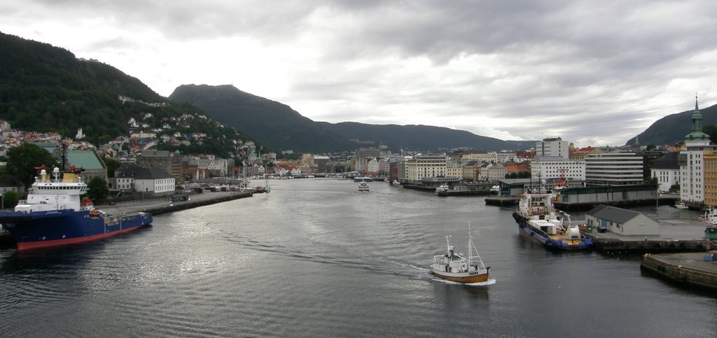 Bergen by Carl Hewitt