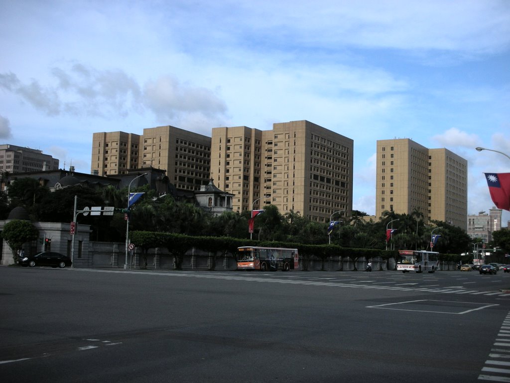 NTUH 台大醫院 National Taiwan University Hospital by Tianmu peter