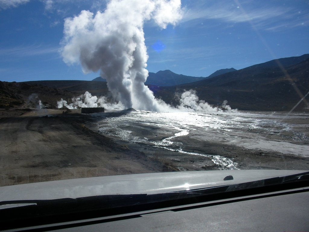 Geiseres del Tatio by Daniel Bavarisco