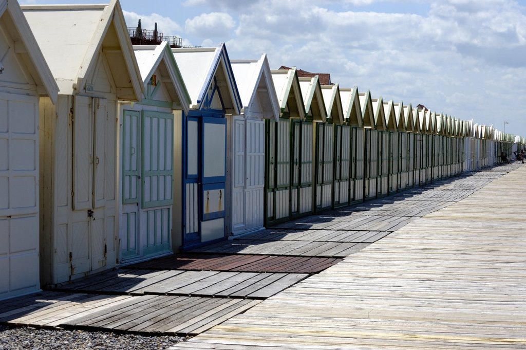 Cayeux sur mer by Hans Heemsbergen